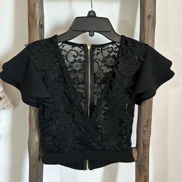 Amanza Ruffle Sleeve Black Lace Blouse / Size Small - Picture 4 of 10